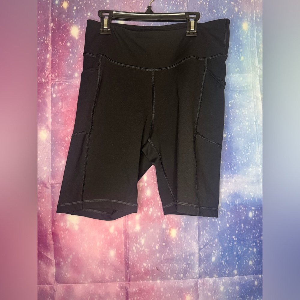 Gap fit bike shorts 🛍